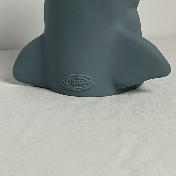 Vintage Flipper Dolphin Hand Puppet Water Squirter Gray Bottlenose Plastic - Picture 2 of 8